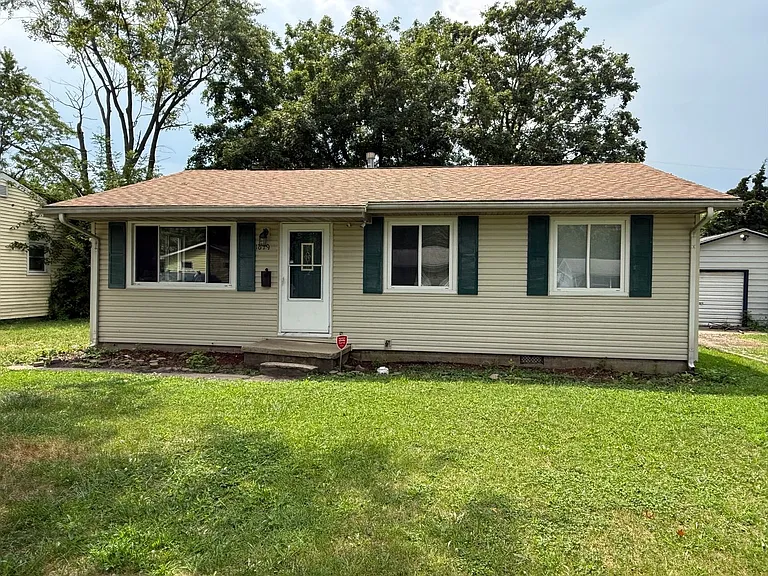 1619 W Waggoner St — Photo 1