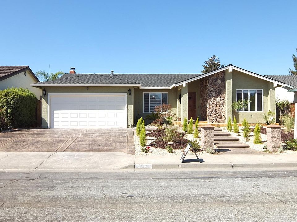 1st image of 4731 Calle De Lucia