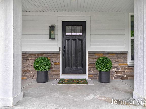 3rd image of 6644 Summer Meadows Dr NE