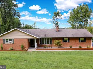 69 Maidencreek Rd, Fleetwood, PA 19522