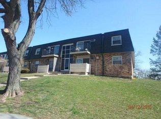 10045 S Walnut Ter APT 101, Palos Hills, IL 60465