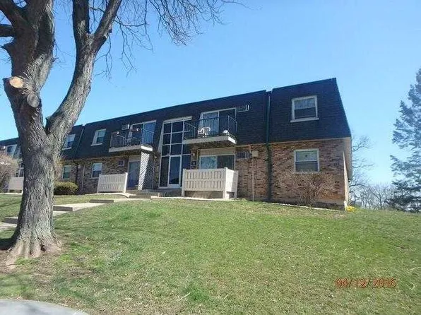 10045 S Walnut Ter APT 101, Palos Hills, IL 60465