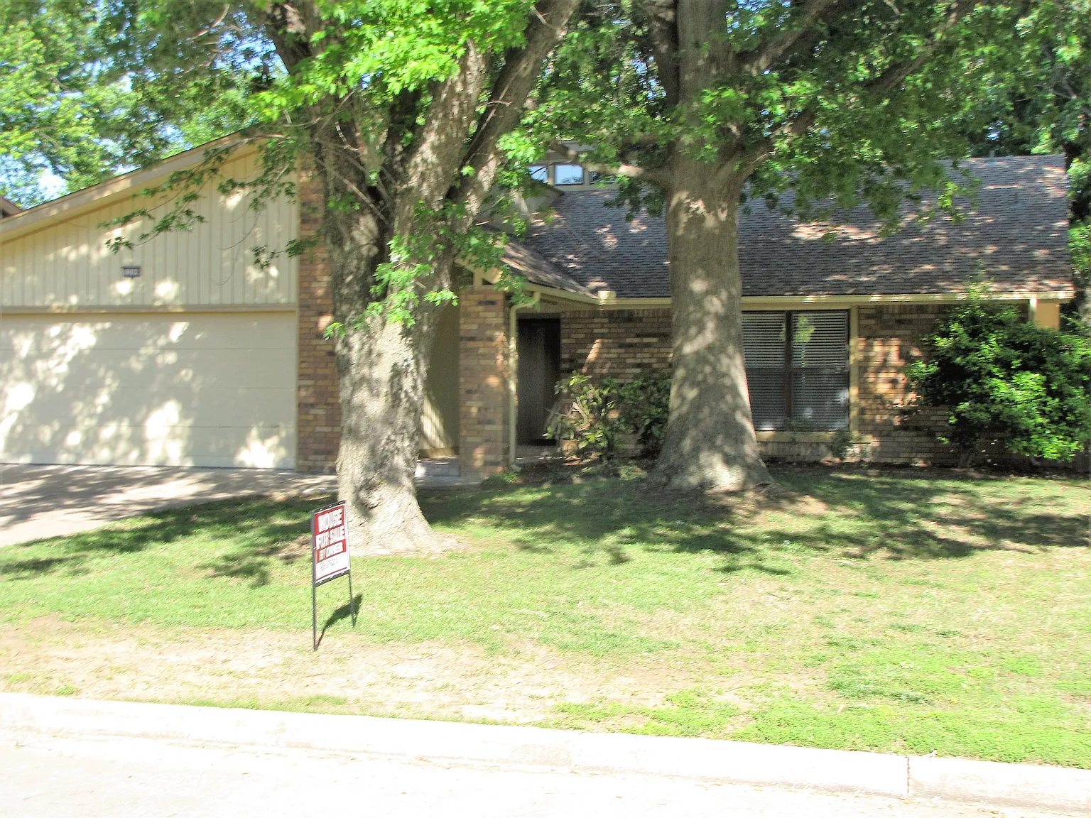 611 Willow Bend Ln photo 1