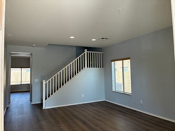 5th image of 928 E Randy St