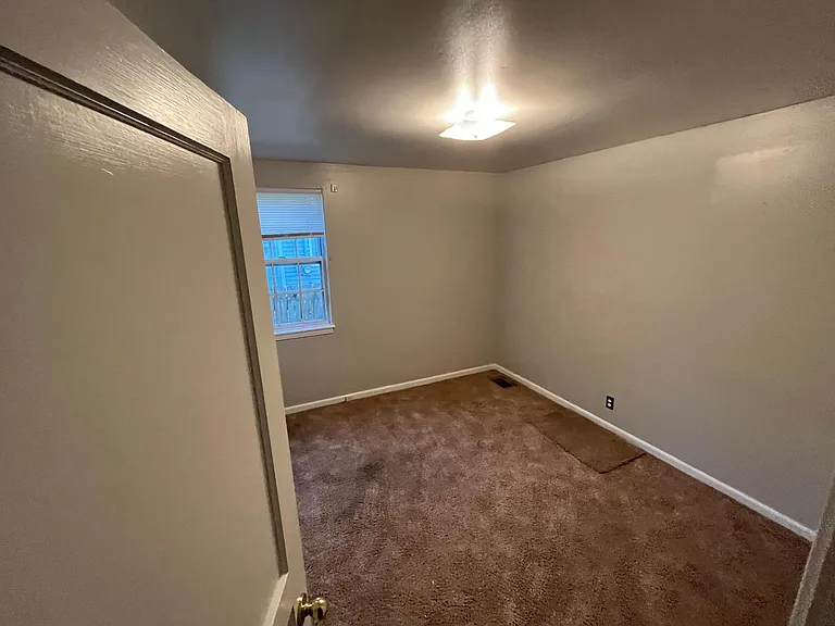 920 Marilyn Rd — Photo 15