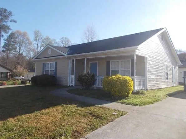 5674 Chrys St, Powder Springs, GA 30127