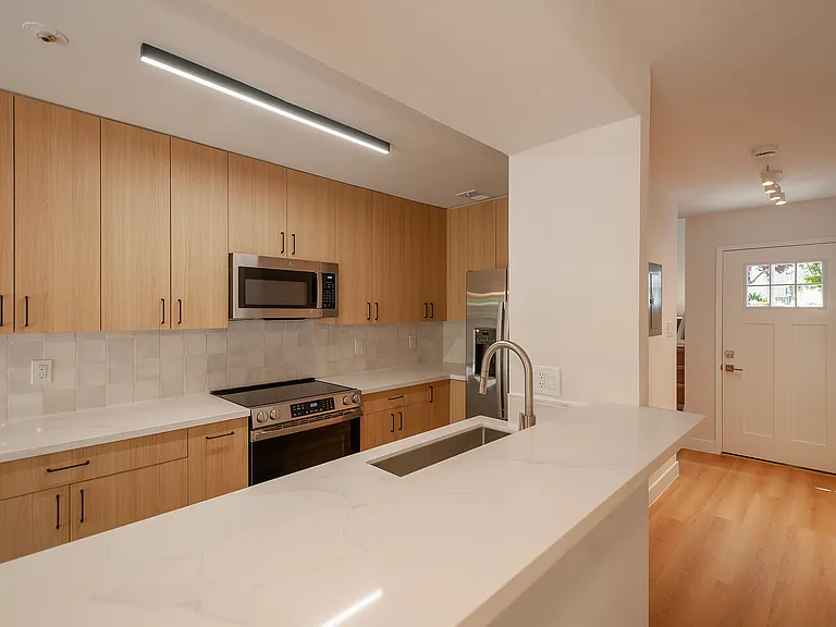 235 Ashley Cir — Photo 10