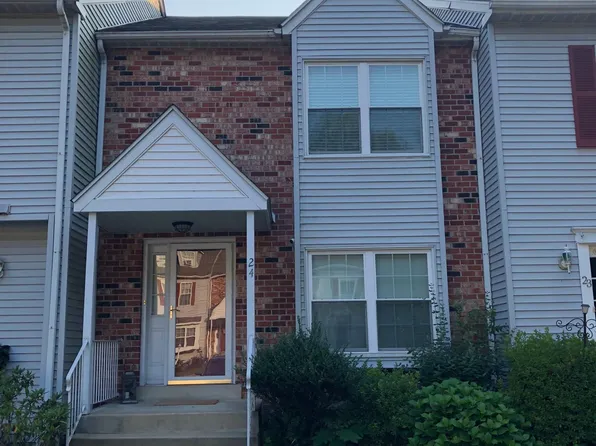 24 Dana Ct, Upper Chichester, PA 19014