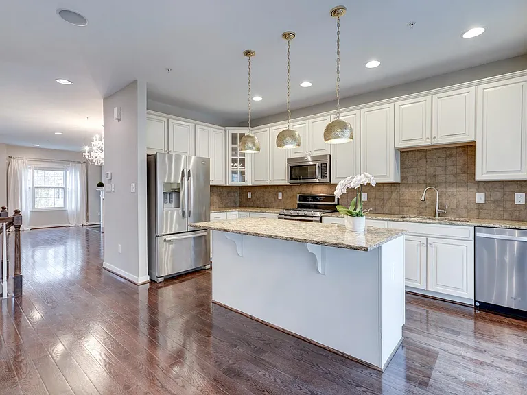 3930 Redbud Rd — Photo 13