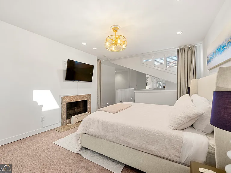 2840 Peachtree Rd NW #502 — Photo 17