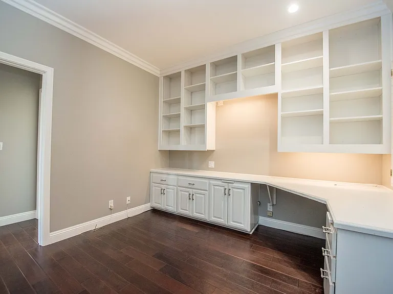 2406 La Mesa Ct — Photo 8