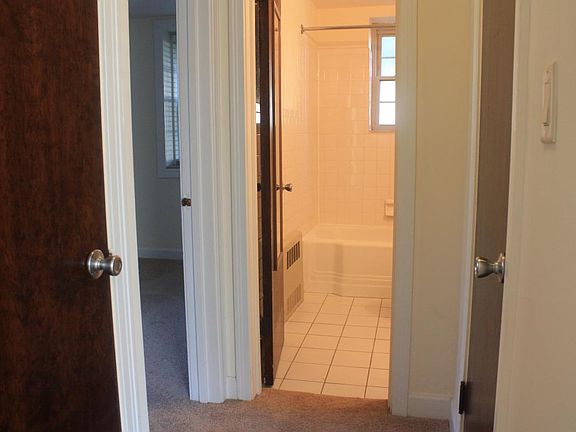5th image of 440 Bernhardt Dr APT 1