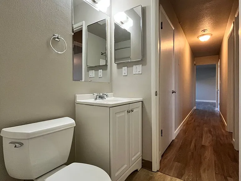 The Rivercrest Apartments by Star Metro — Photo 19