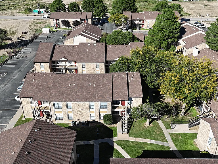 Discover Saddlecreek Apartments