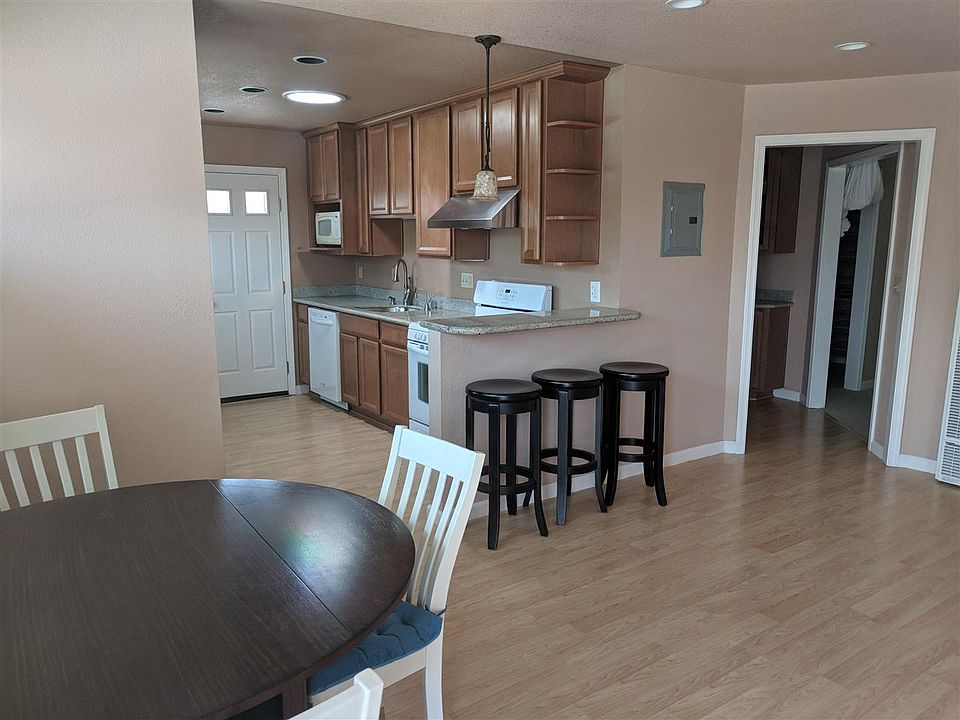1st image of 565 Smalley Ave #563