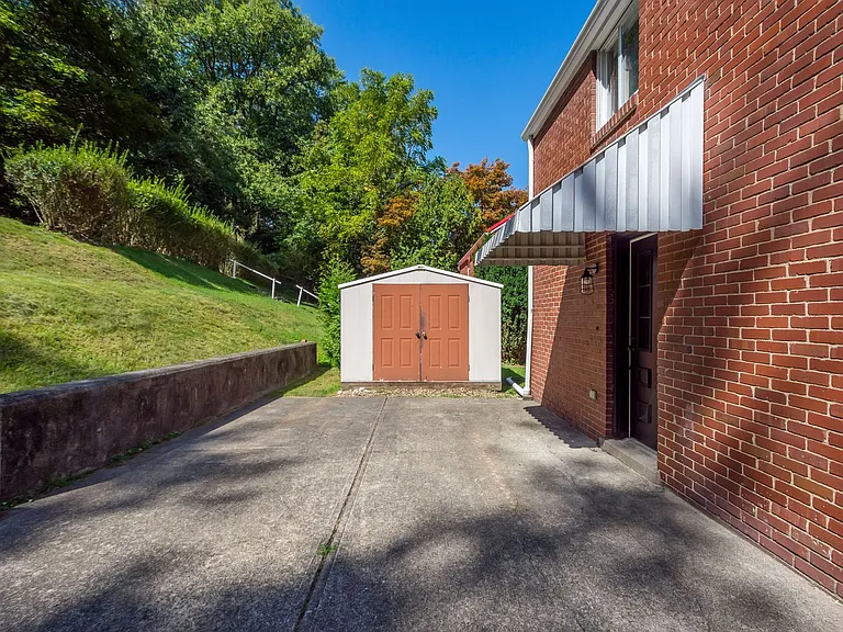 5744 Poketa Rd — Photo 5