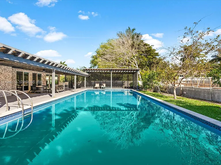 201 Golden Beach Dr — Photo 42