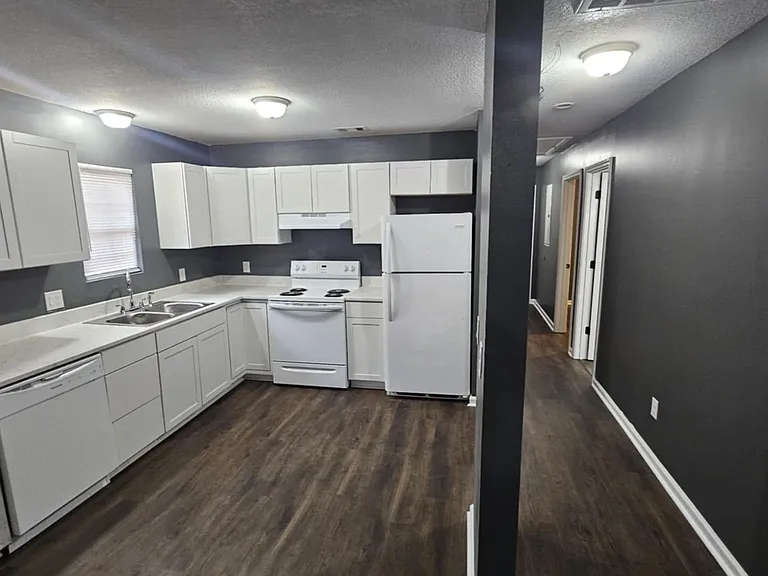 108 Church St — Photo 1