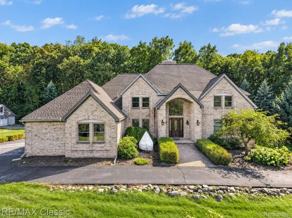 13340 Spencer Rd, Milford, MI 48380