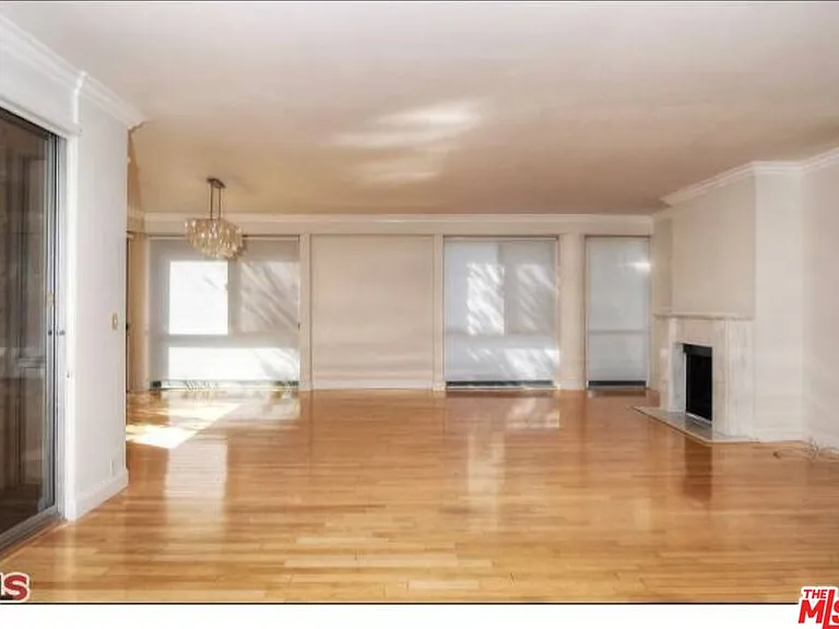 318 N Maple Dr #C106 — Photo 3