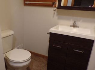 1142 6th St, Charleston, IL 61920