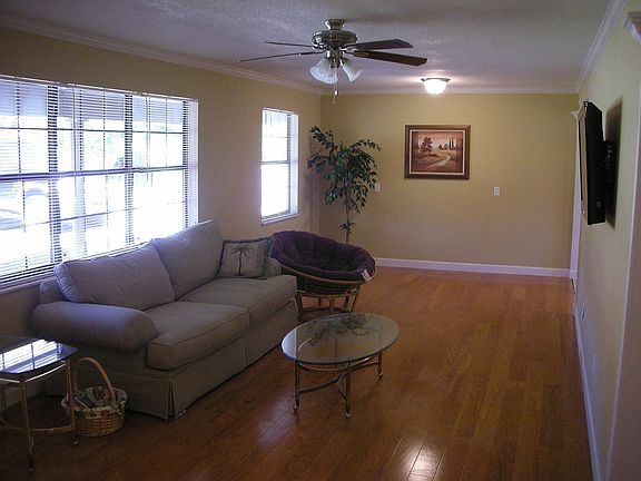 Very large, open great room with fancy trimwork