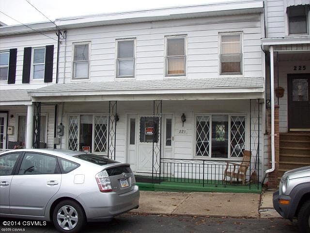 1st image of 221 S Poplar St