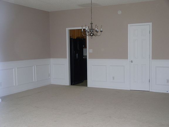 UPGRADES! Professional wainscotting/chair rail and new paint/carpet.
