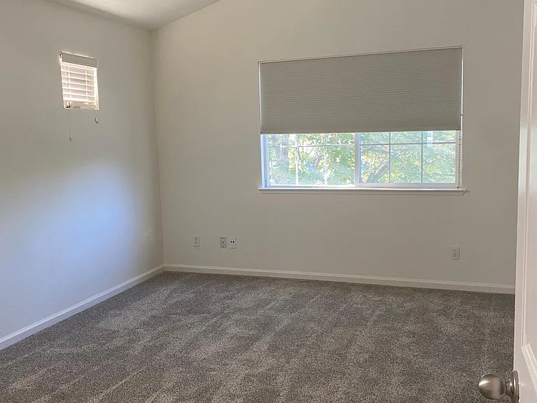 2151 Soldier Pass Ct — Photo 8