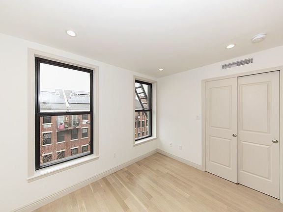 4th image of 209 1st Ave APT 2