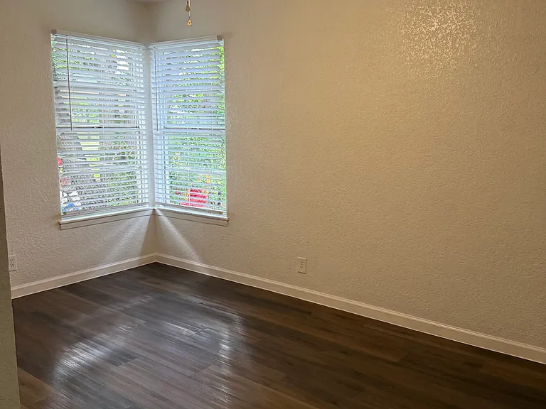 7414 Westlyn Dr — Photo 8