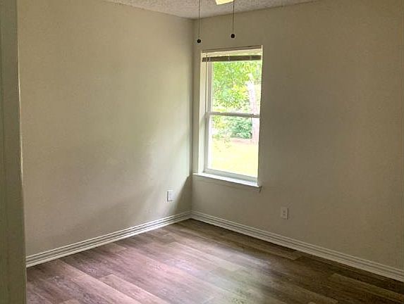 5th image of 422 N Denley Dr