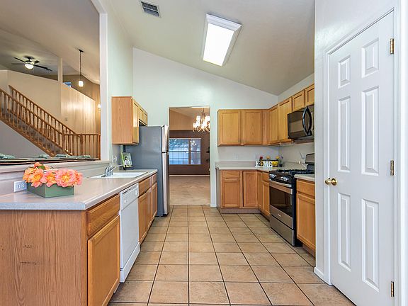 2nd image of 11113 N Par Dr