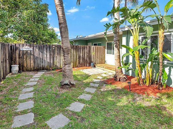 3rd image of 1050 SW 30th St #A