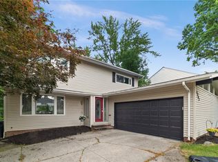 4903 Fairlawn Rd, Lyndhurst, OH 44124