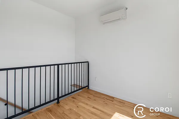 Rented by Coroi Corp | media 22