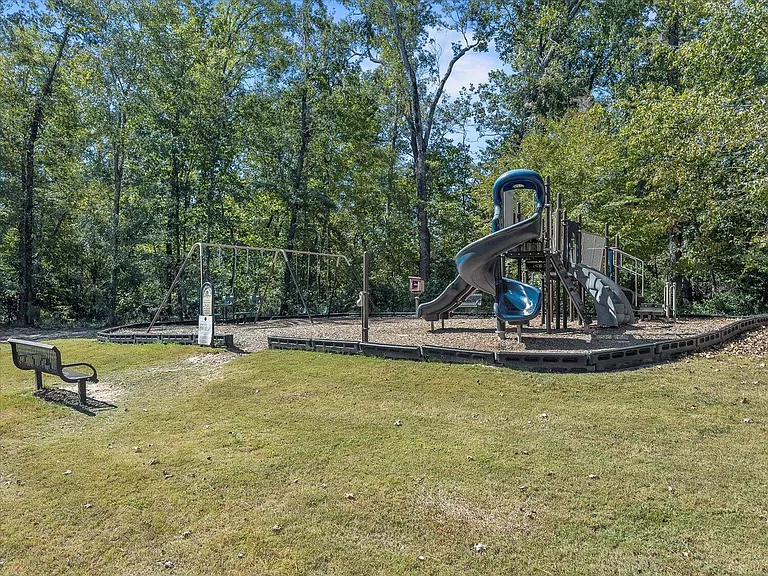 1071 Linsmore Ave — Photo 37