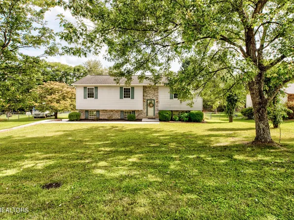347 Wierwood Dr, Jacksboro, TN 37757