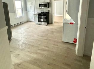 12 Hillside St APT 1, Worcester, MA 01610