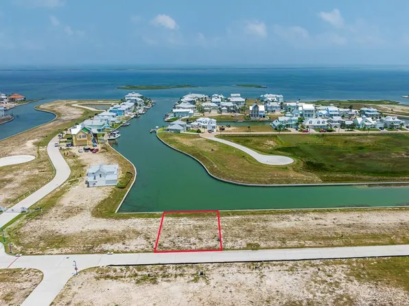 5017 Punta Mita Dr, Rockport, TX 78382