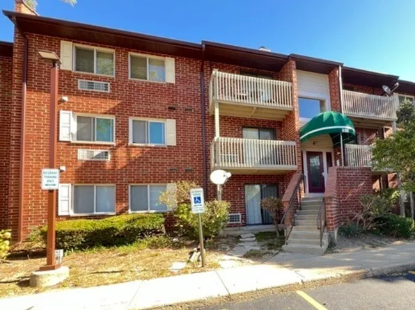 820 N Lakeside Dr APT 3A, Vernon Hills, IL 60061