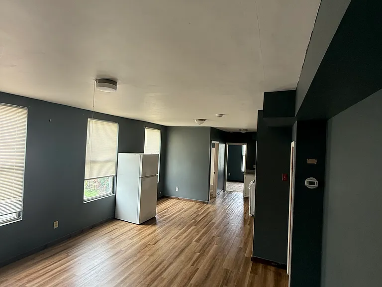 273-275 Rivet St #2W — Photo 3