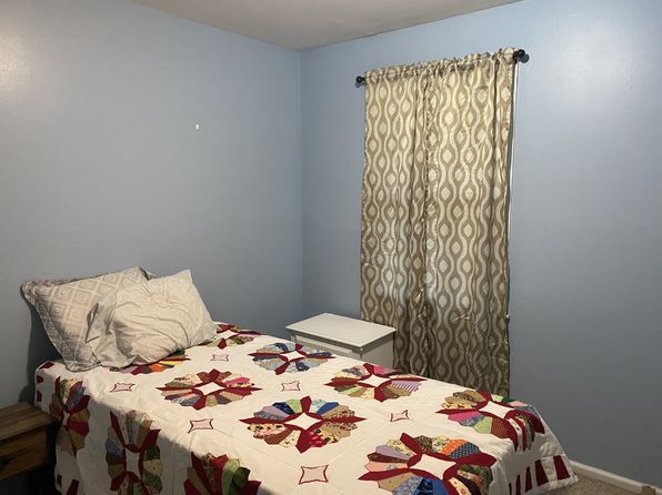 241 Castle Ln, Dover, TN 37058
