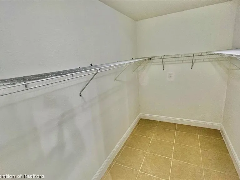 1409 Palm Way — Photo 23