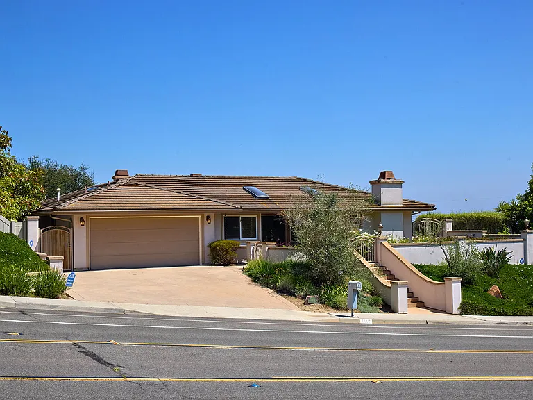 7118 El Fuerte St — Photo 2