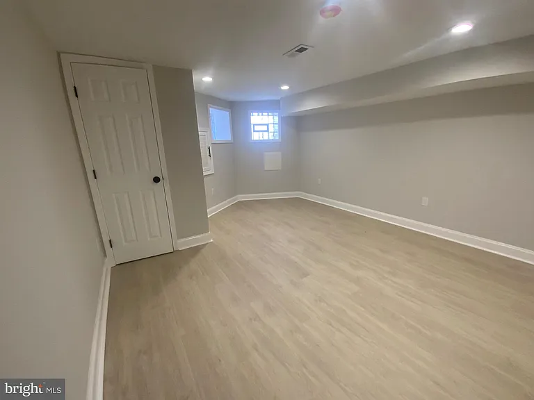 2141 Druid Hill Ave — Photo 48