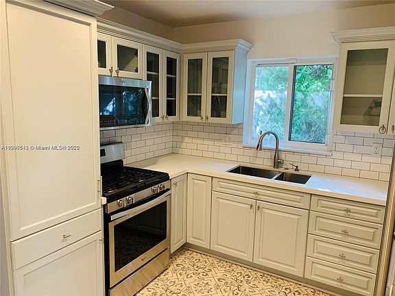 5th image of 535 Luenga Ave