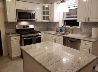 9354 S Essex Ave, Chicago, IL