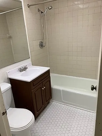 46 Shrewsbury Green Dr #B — Photo 3