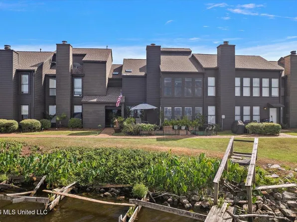 12 Lake Barnett Dr, Brandon, MS 39047